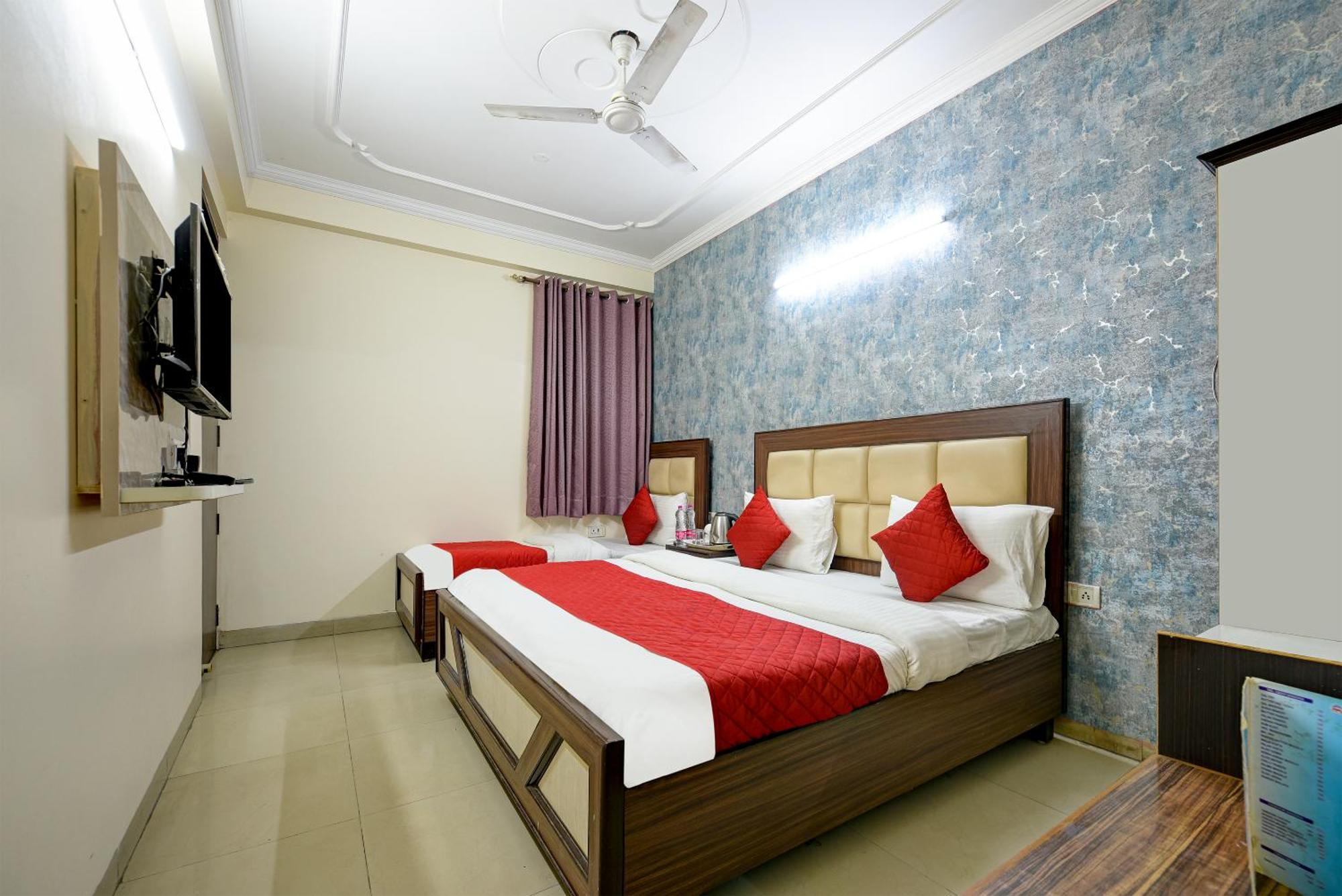 Airport Hotel Classic Park Нью-Делі Екстер'єр фото